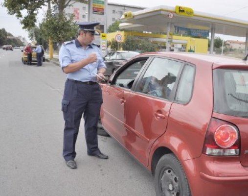 Mort de beat şi cu permisul suspendat, la plimbare prin judeţ